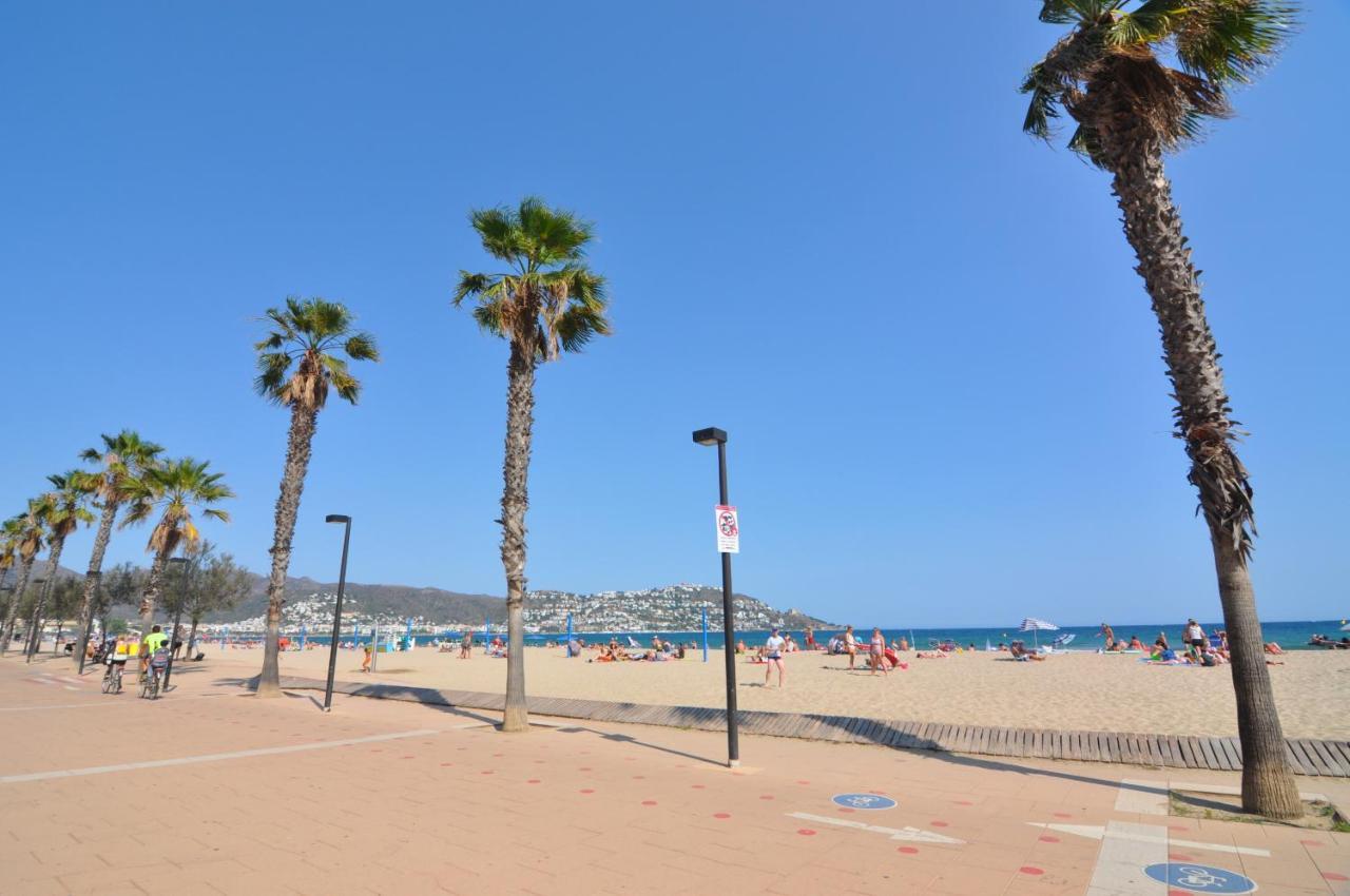 Rnet - Front De Mer - Roses Costa Brava Exteriér fotografie